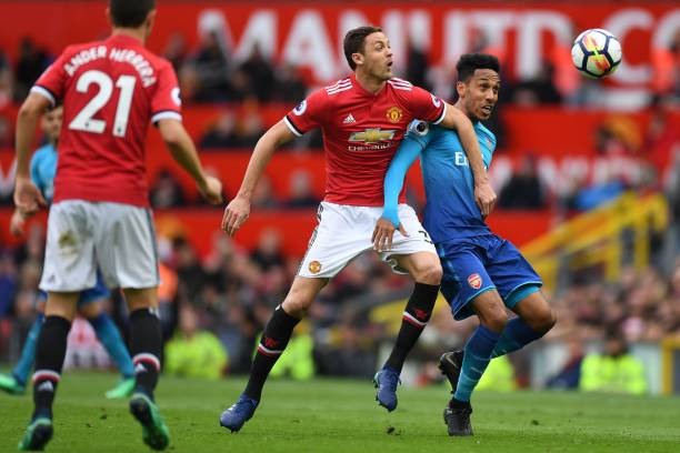 也扮演着重 也扮演着重